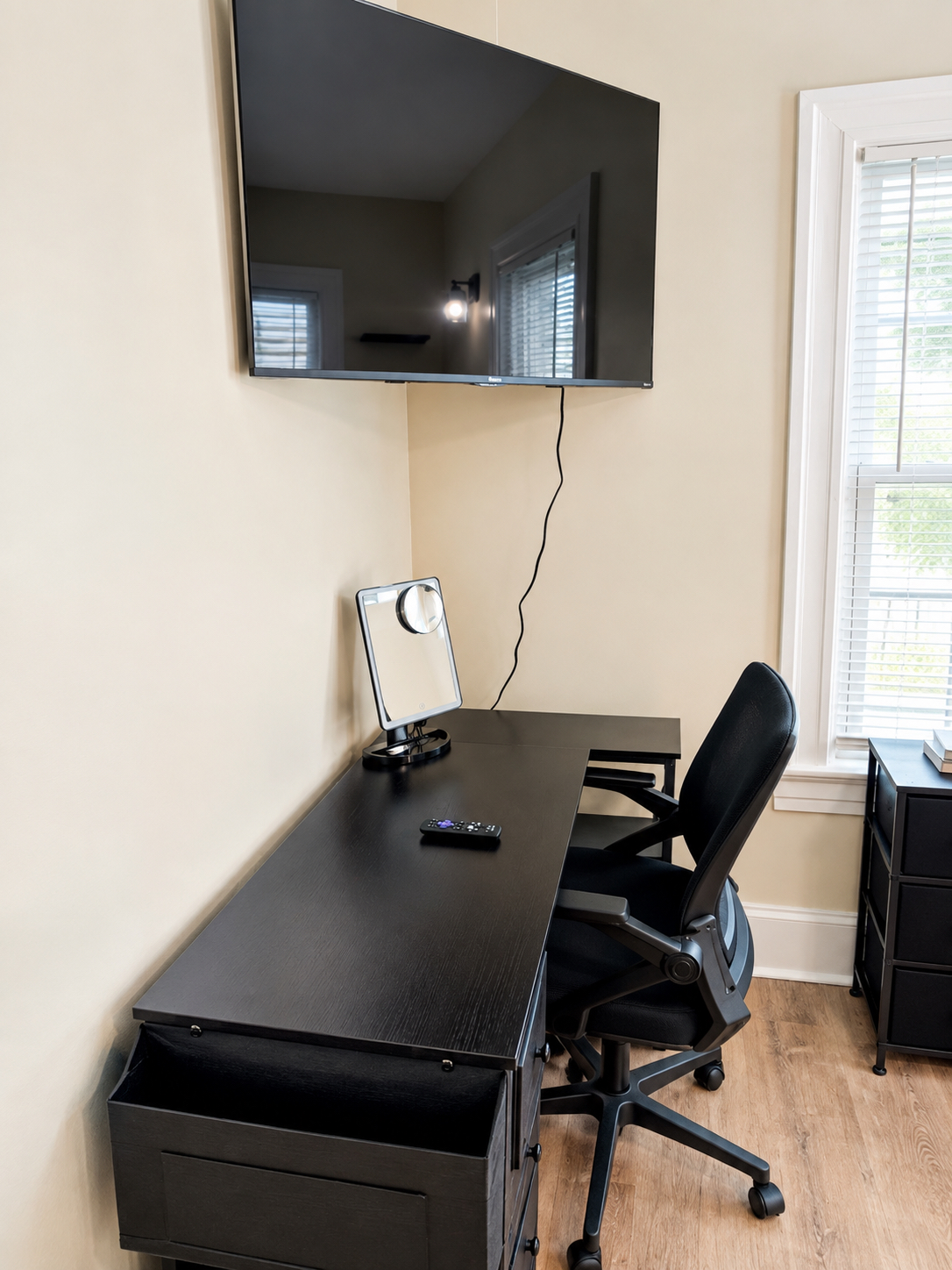 Cozy Furnished Home for Travel Nurses & Professionals - Photo 11