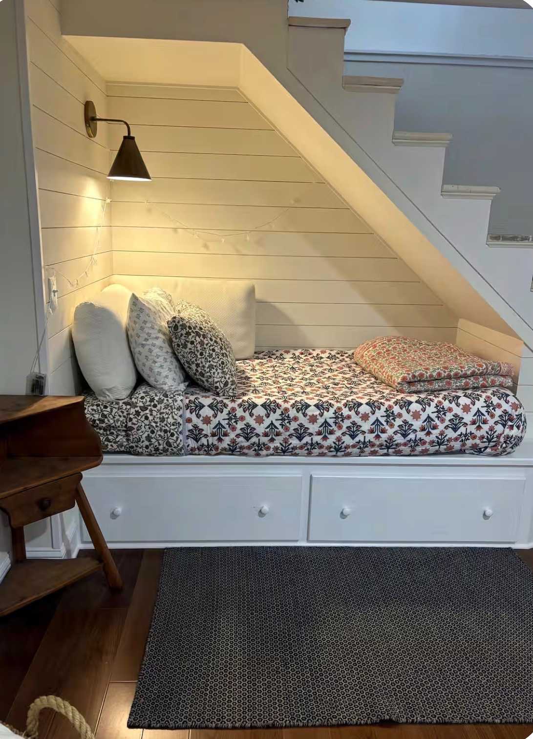 Charming renovated three bedroom in the hill section - Photo 9