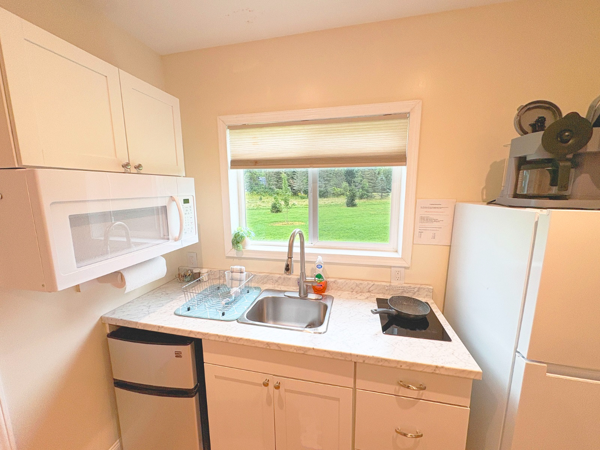 The Lofts feature large bedrooms, washer/dryers in the unit, king beds, and 0.4 miles to Clarkson an - Photo 4