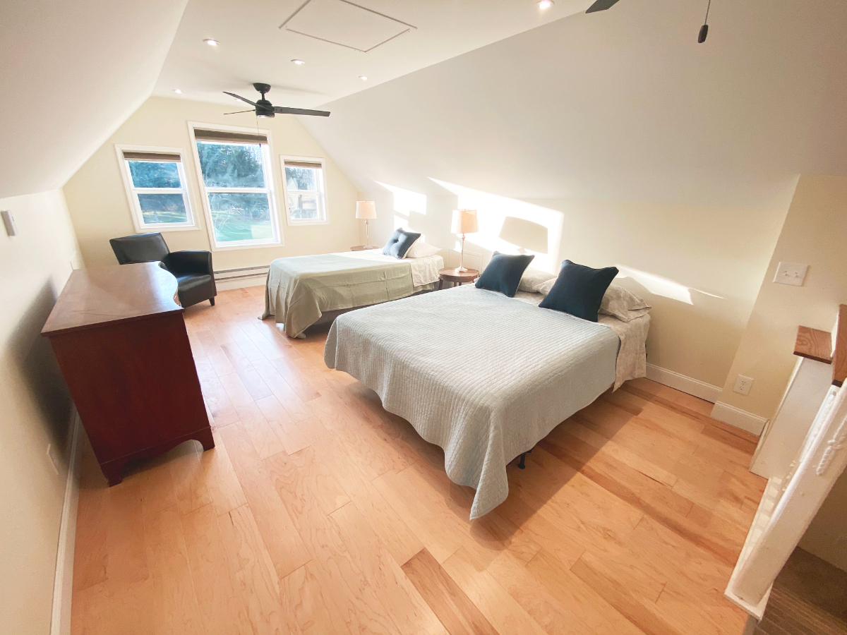 The Lofts feature large bedrooms, washer/dryers in the unit, king beds, and 0.4 miles to Clarkson an - Photo 7