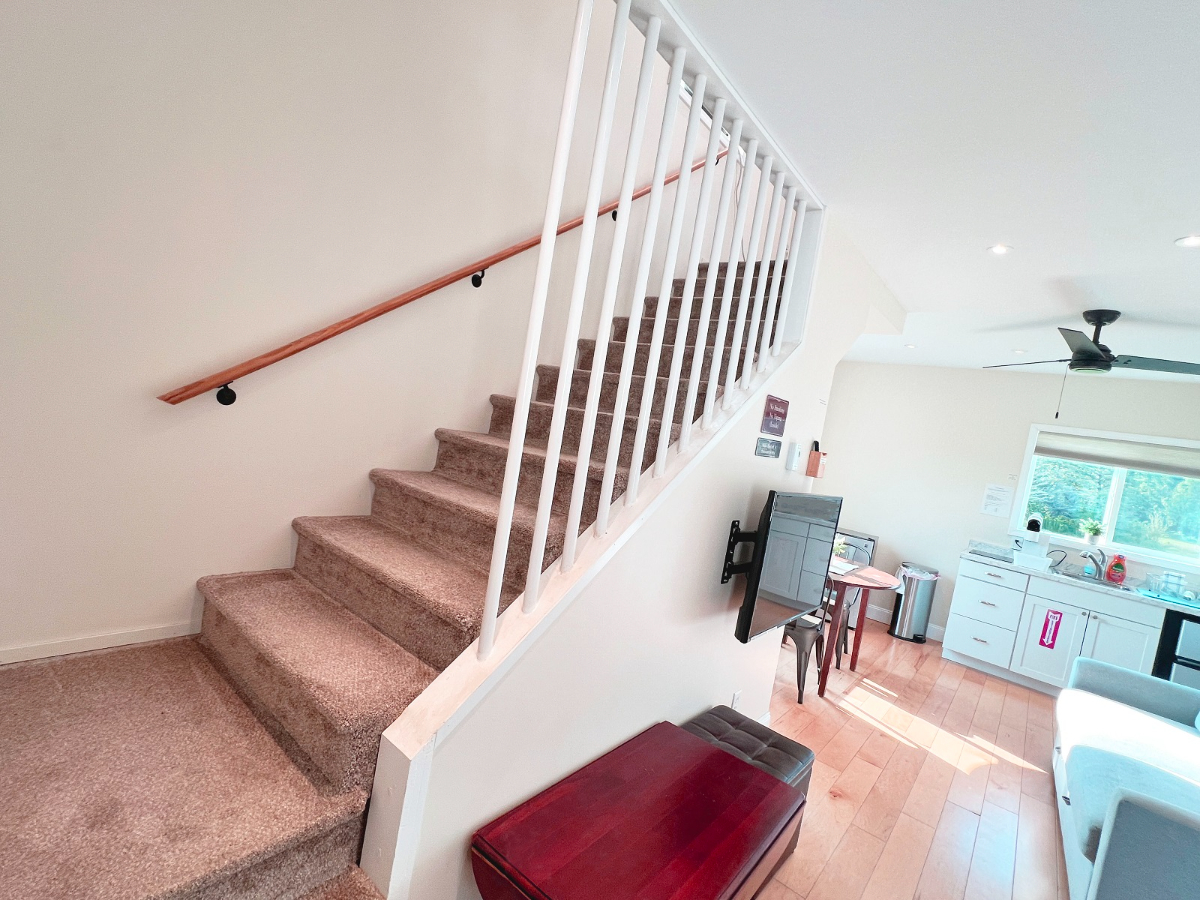 The Lofts feature large bedrooms, washer/dryers in the unit, king beds, and 0.4 miles to Clarkson an - Photo 4