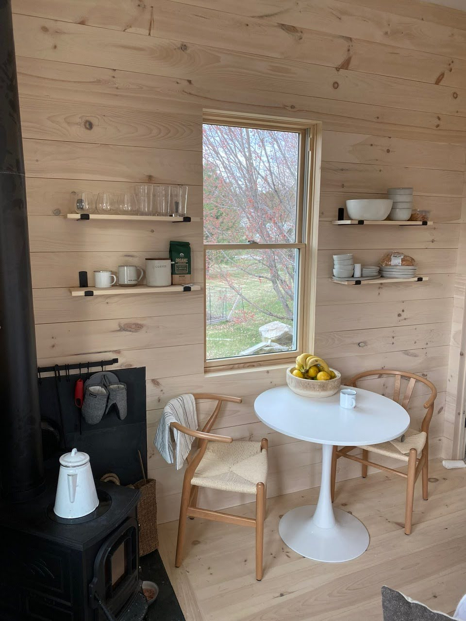 Cozy Modern Cottage Near Crystal Lake 1BR 1BA - Photo 6