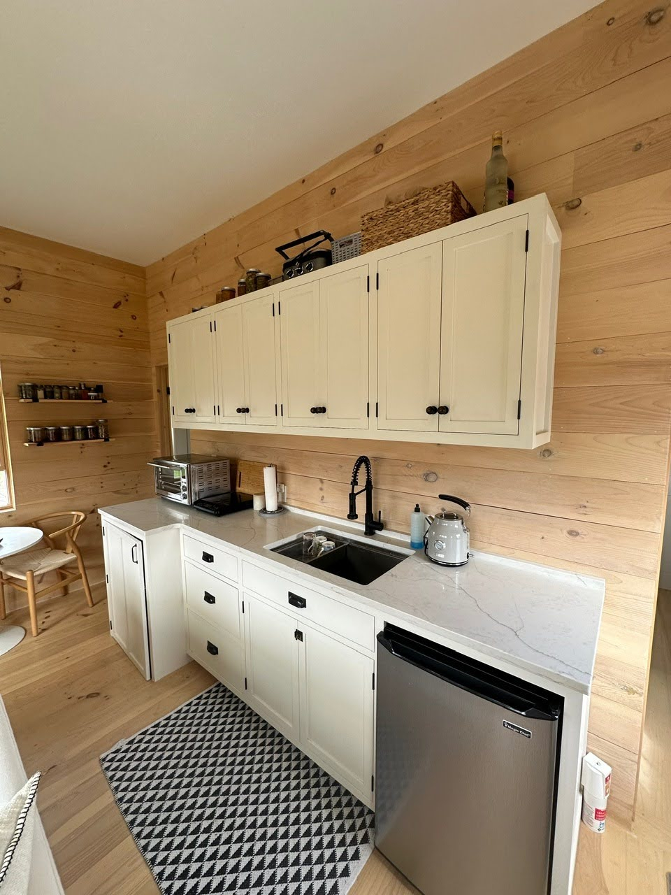 Cozy Modern Cottage Near Crystal Lake 1BR 1BA - Photo 8