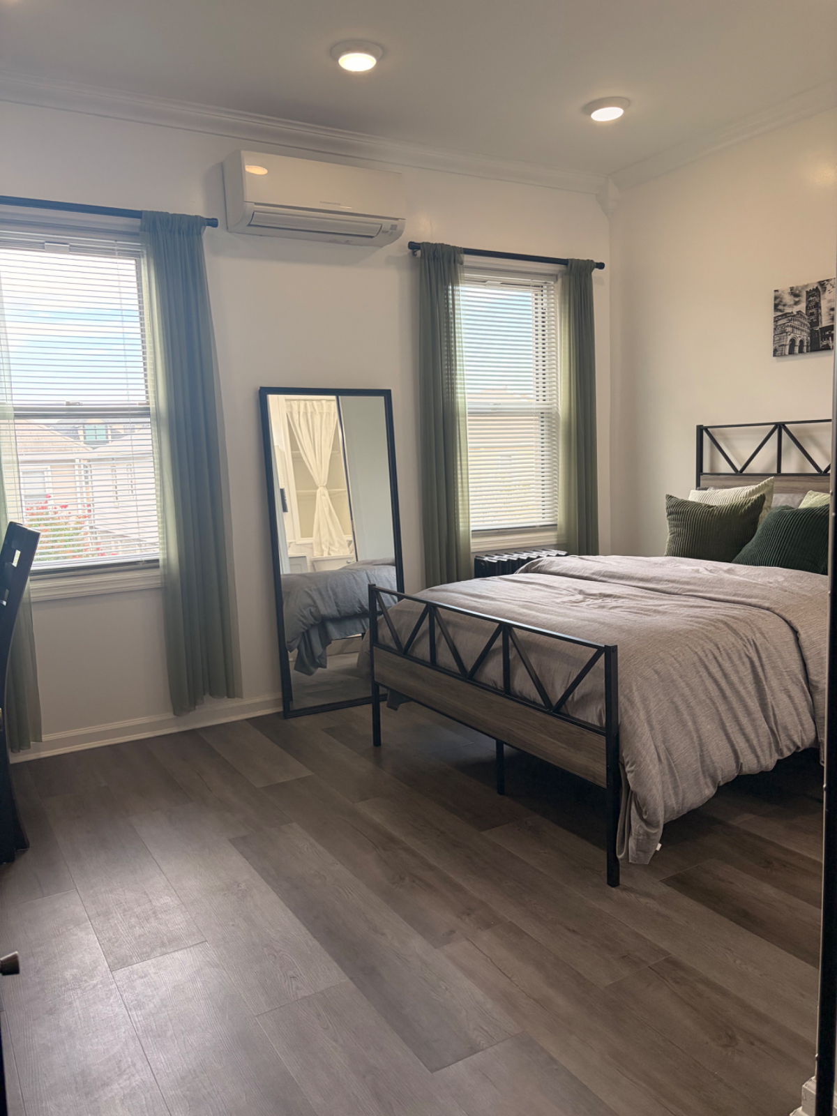Newly Renovated Private Room with Private Bathroom All Utilities Included