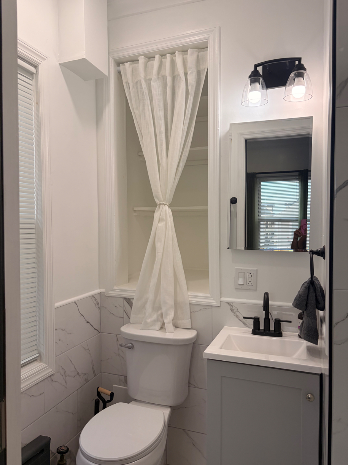 Newly Renovated Private Room with Private Bathroom All Utilities Included - Photo 10