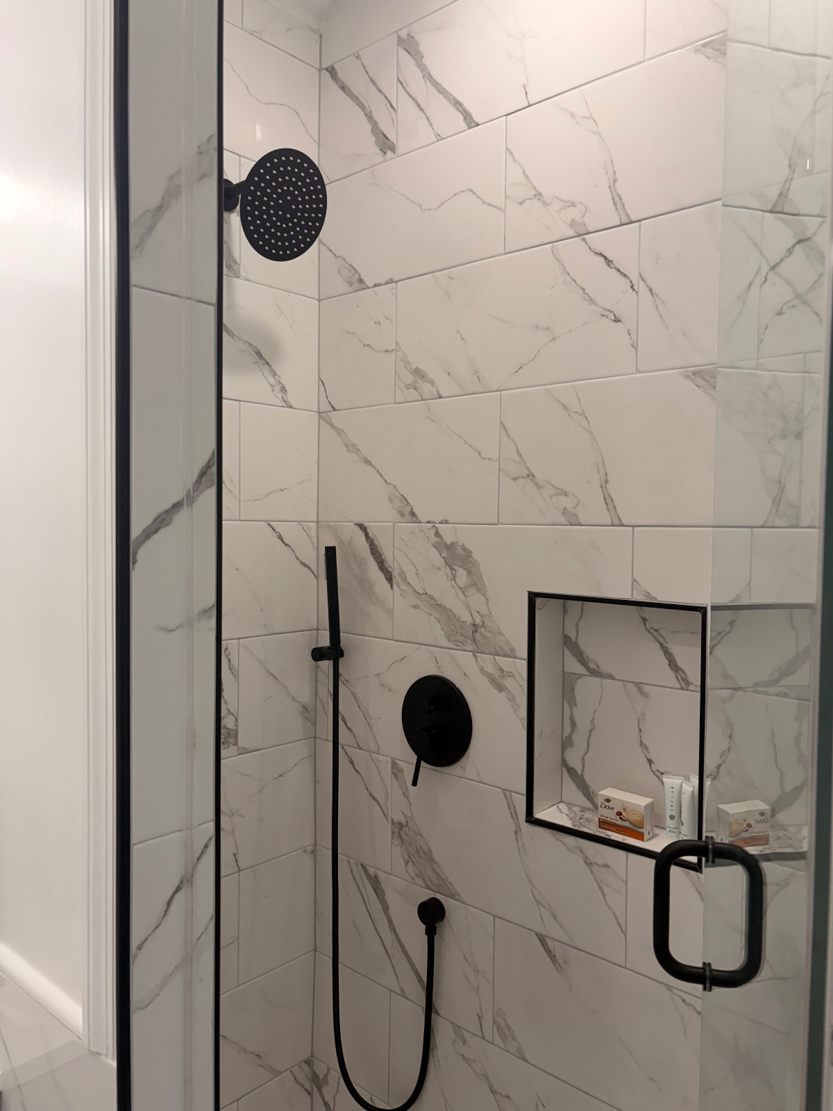 Newly Renovated Private Room with Private Bathroom All Utilities Included - Photo 11