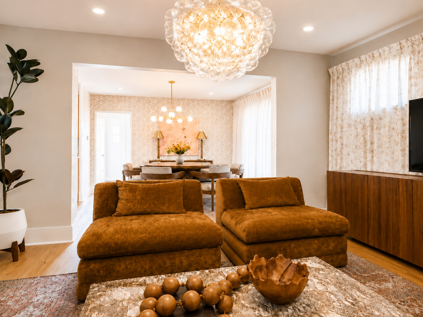 The Walnut Lounge - Chic City Stay - Pet Friendly - Photo 2