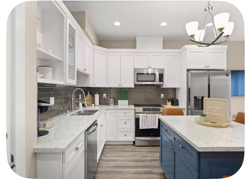 Modern 3 Bedroom Townhome Near UC Davis Medical Center And Downtown Sacramento - Photo 3