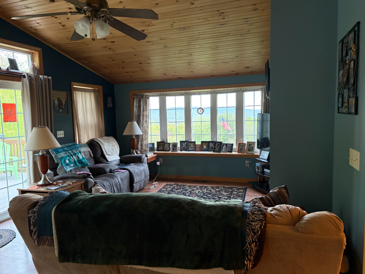 Country Home with Spectacular Views - Photo 7