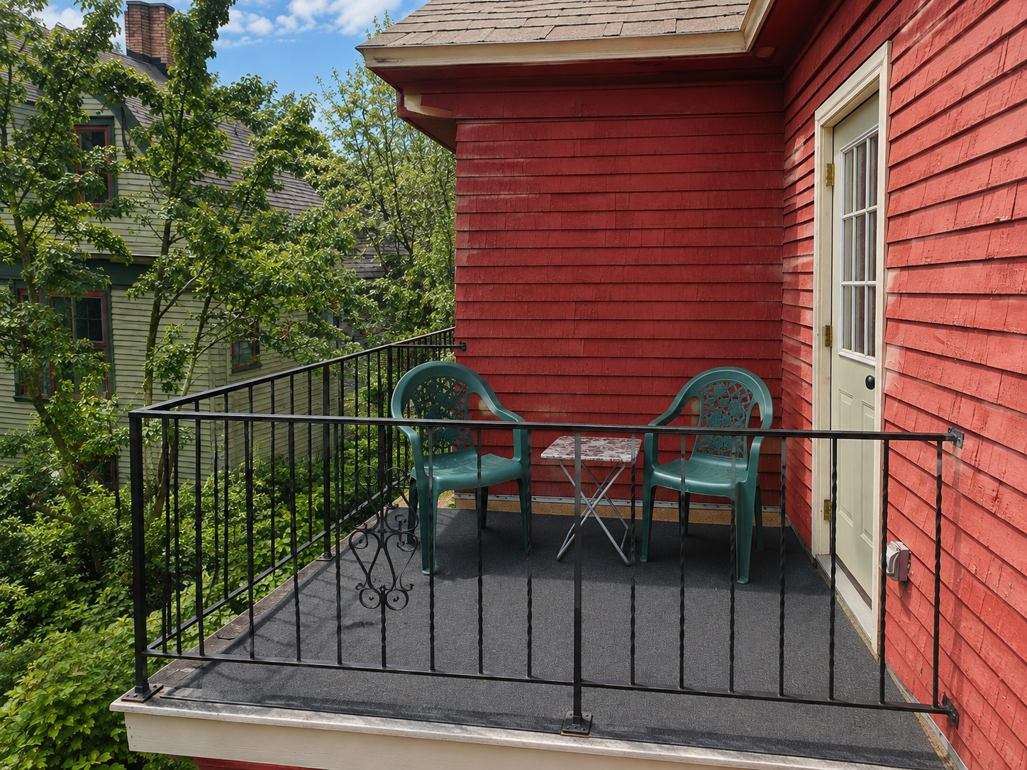 Charming Elmwood Village 1BR | Parking + Laundry - Photo 11