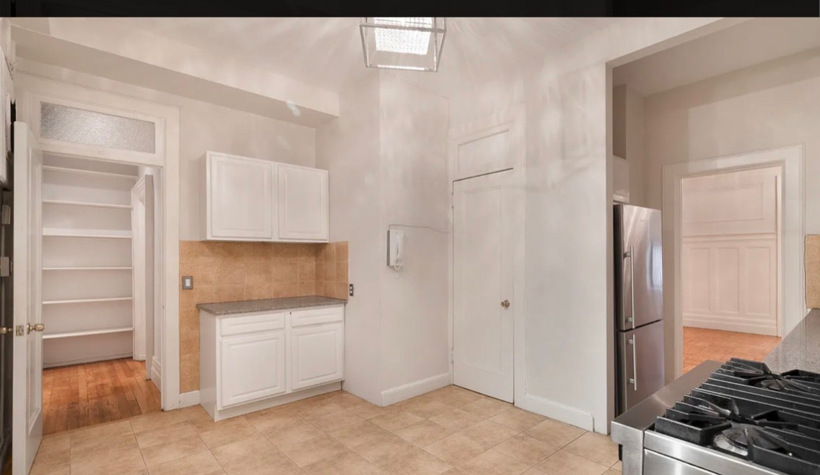 Chic Prewar Classic 4 bedroom apartment 2 blocks from Central Park - Photo 6