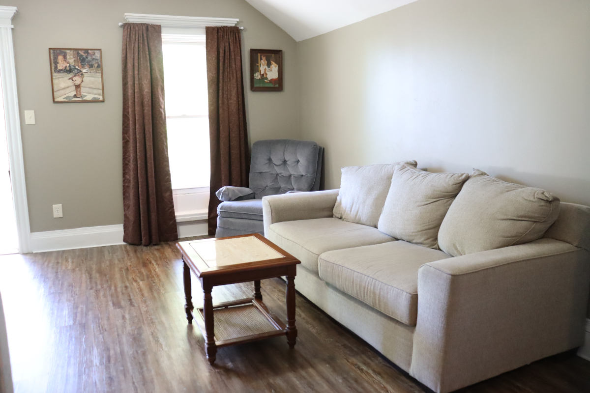2BR | In-Unit Laundry, Parking + Porch - Photo 2