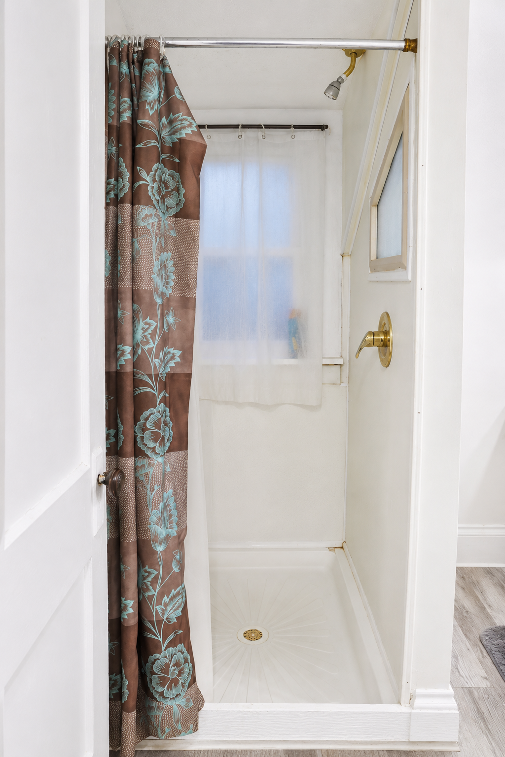 2BR | In-Unit Laundry, Parking + Porch - Photo 7