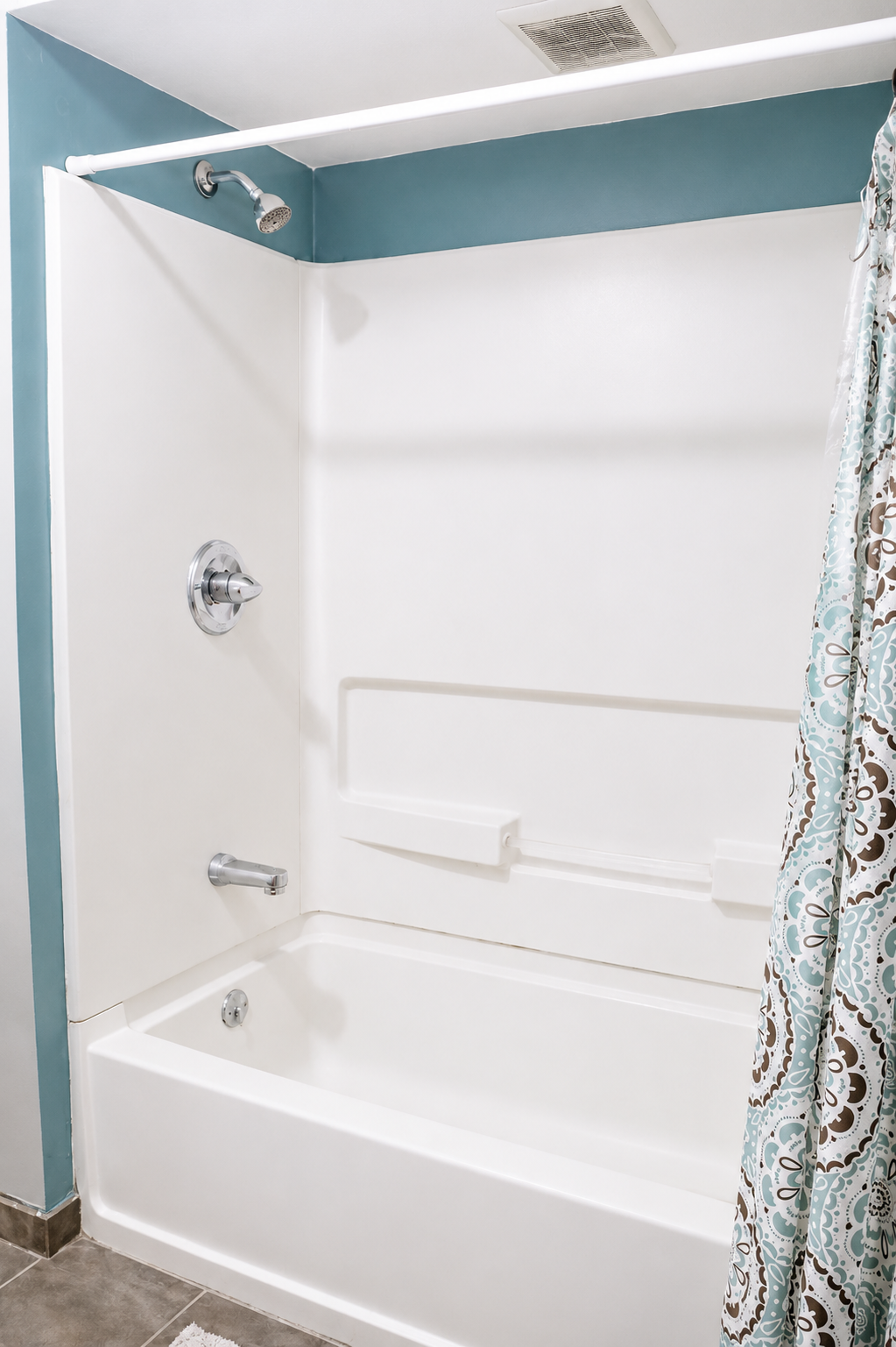 King Sized Bed Loft - Pet-friendly/Parking In-Unit Laundry - Photo 5