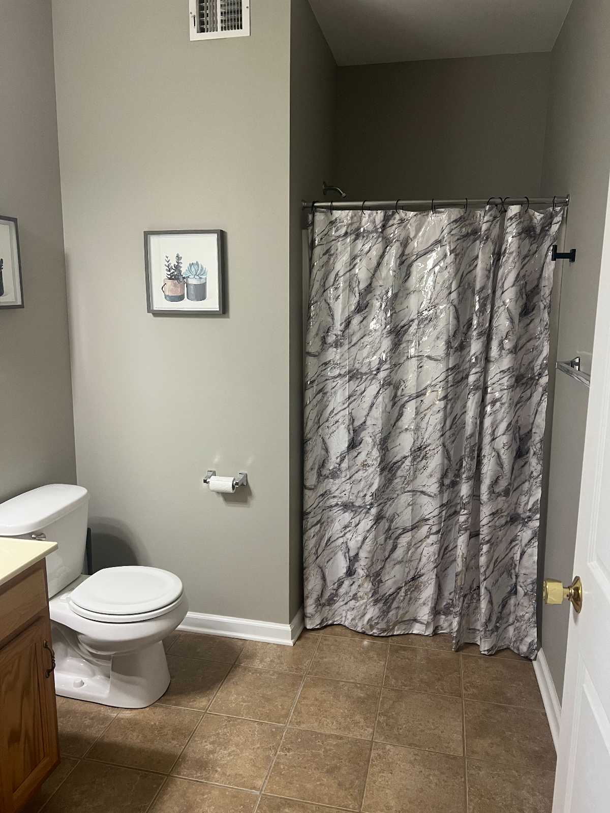 Private Bedroom & Bath in Quiet Wynantskill Condo - Photo 9