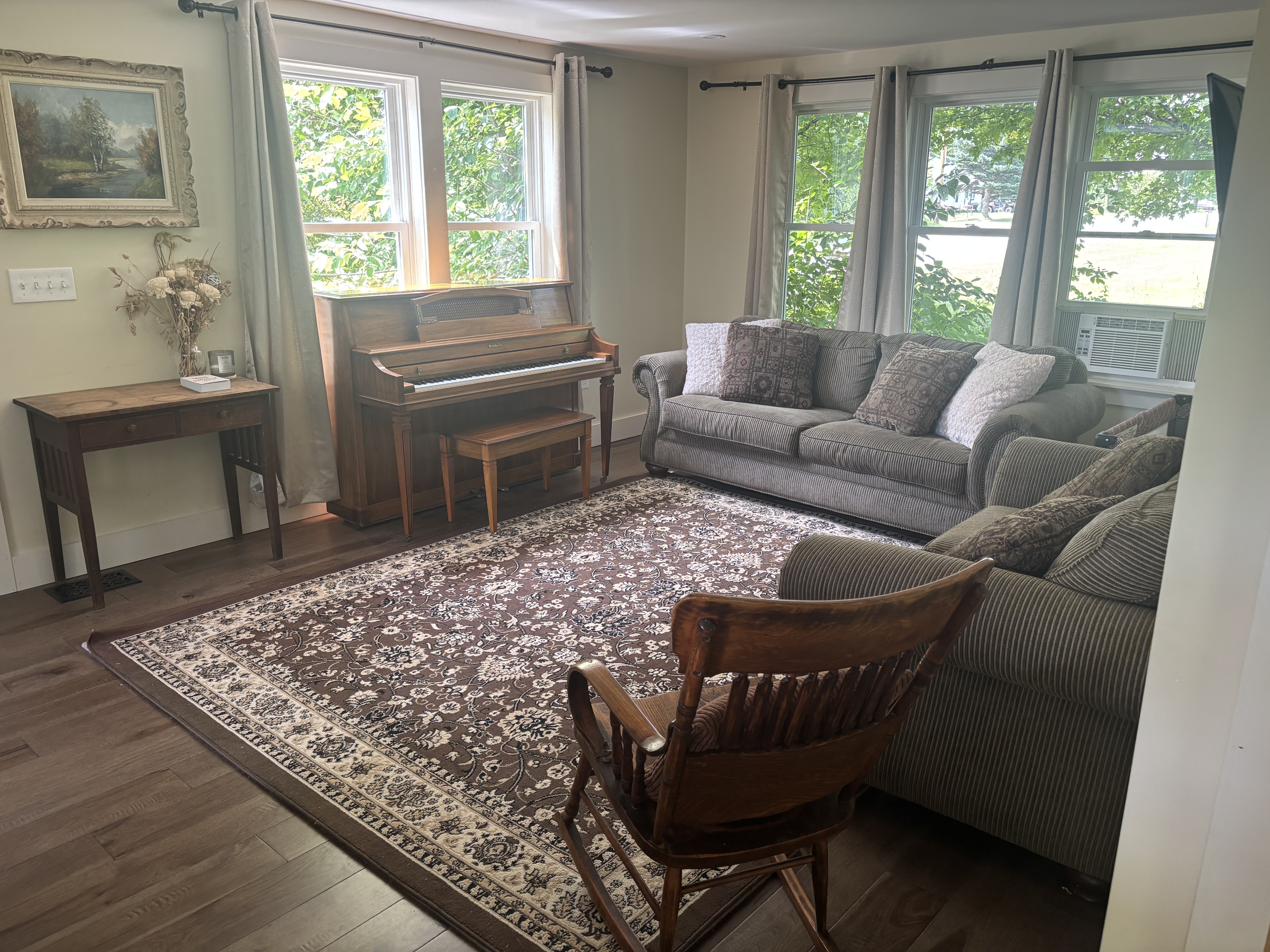 Fully Furnished Cottage Rental in Topsham, Vermont - Photo 6