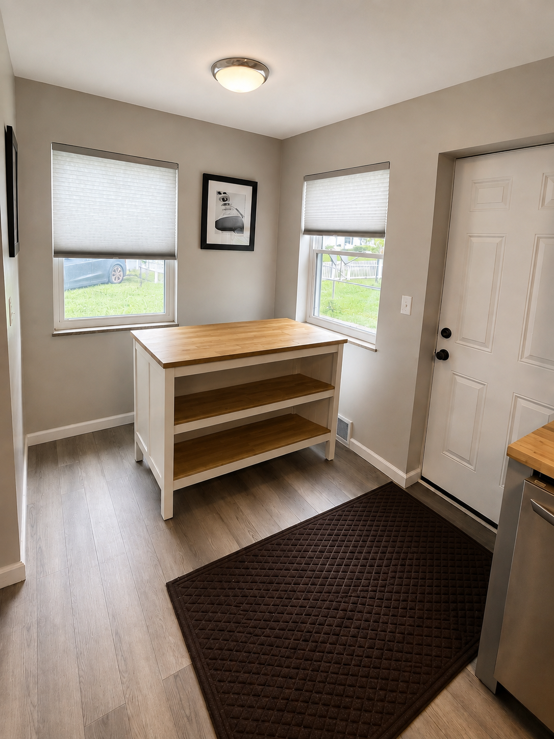Stylish 2BR Condo  0.6 Mi to CAMC  Premium Appliances - Photo 3