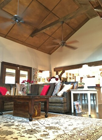 Charming Barn Retreat With Loft, Private Pool, Outdoor Dining And Rustic Character - Photo 3