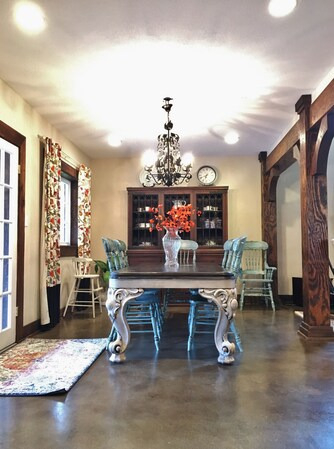 Charming Barn Retreat With Loft, Private Pool, Outdoor Dining And Rustic Character - Photo 6