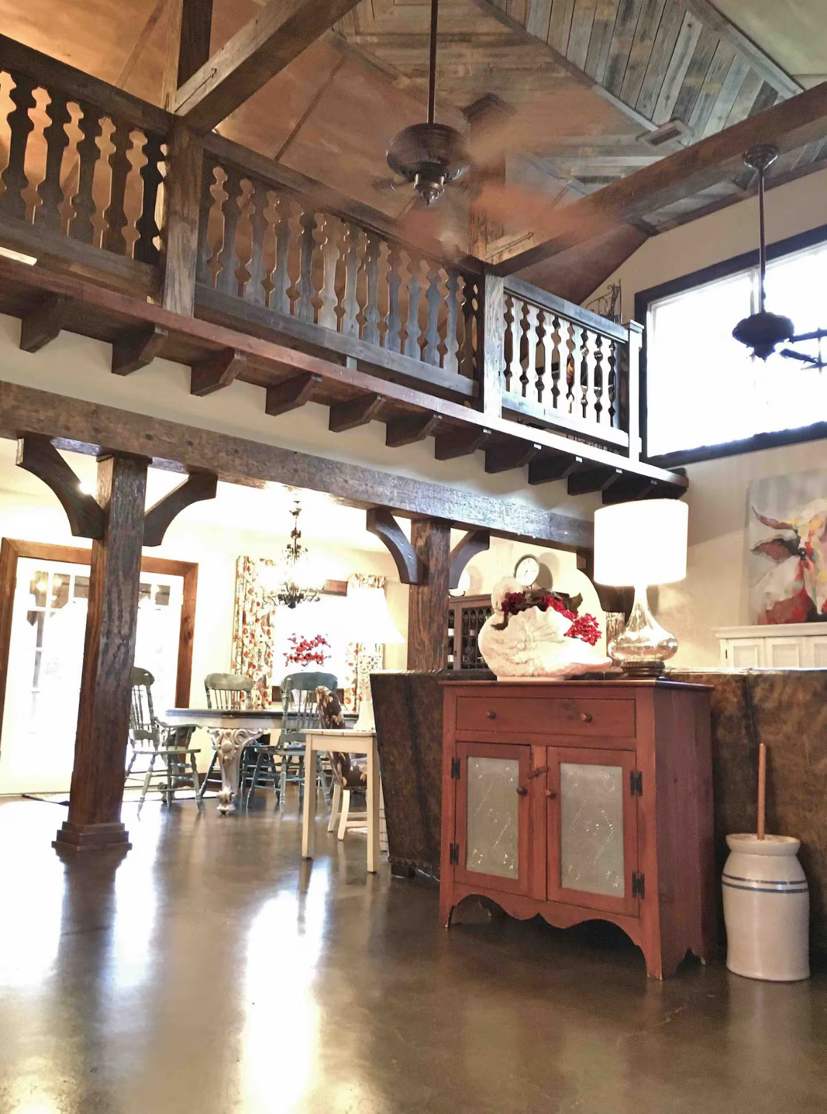 Charming Barn Retreat With Loft, Private Pool, Outdoor Dining And Rustic Character - Photo 7
