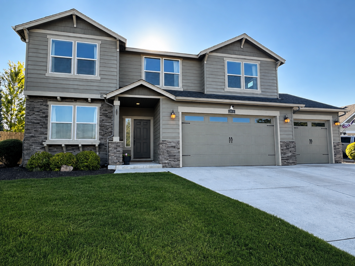 Spacious Furnished 4BR Home | Office + Bonus Room | 3-Car Garage | Fenced Yard - Photo 1
