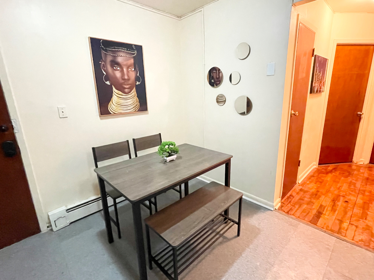Spacious Charming 3-Bedroom Apartment - Photo 5