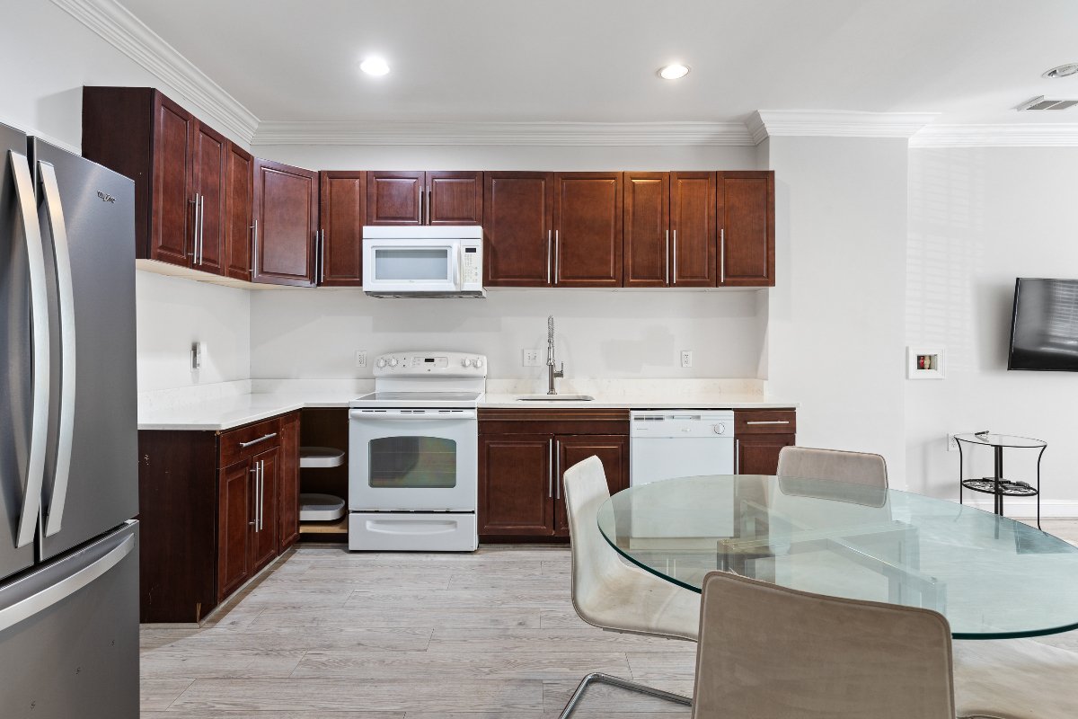 2 bedrooms / 2 bathrooms - Photo 3