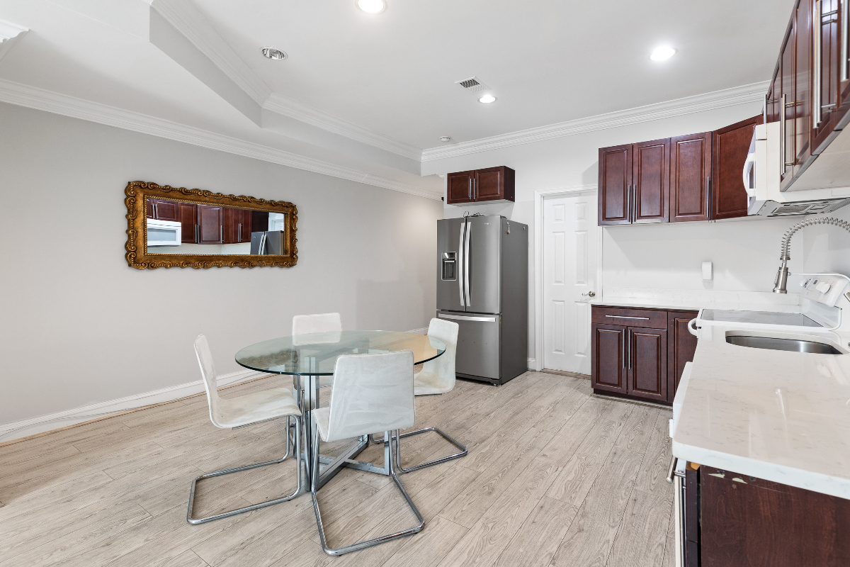 2 bedrooms / 2 bathrooms - Photo 4