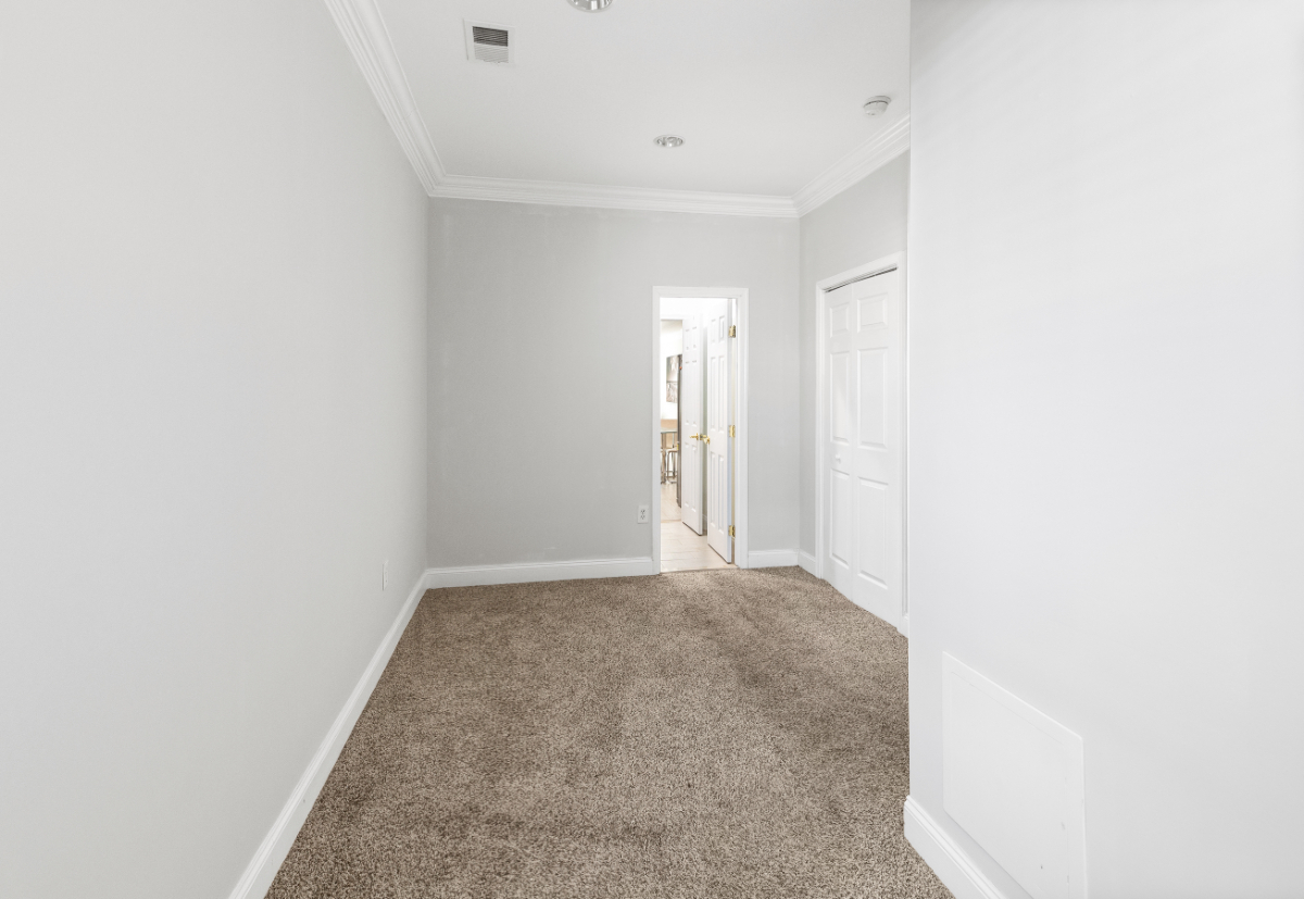2 bedrooms / 2 bathrooms - Photo 10