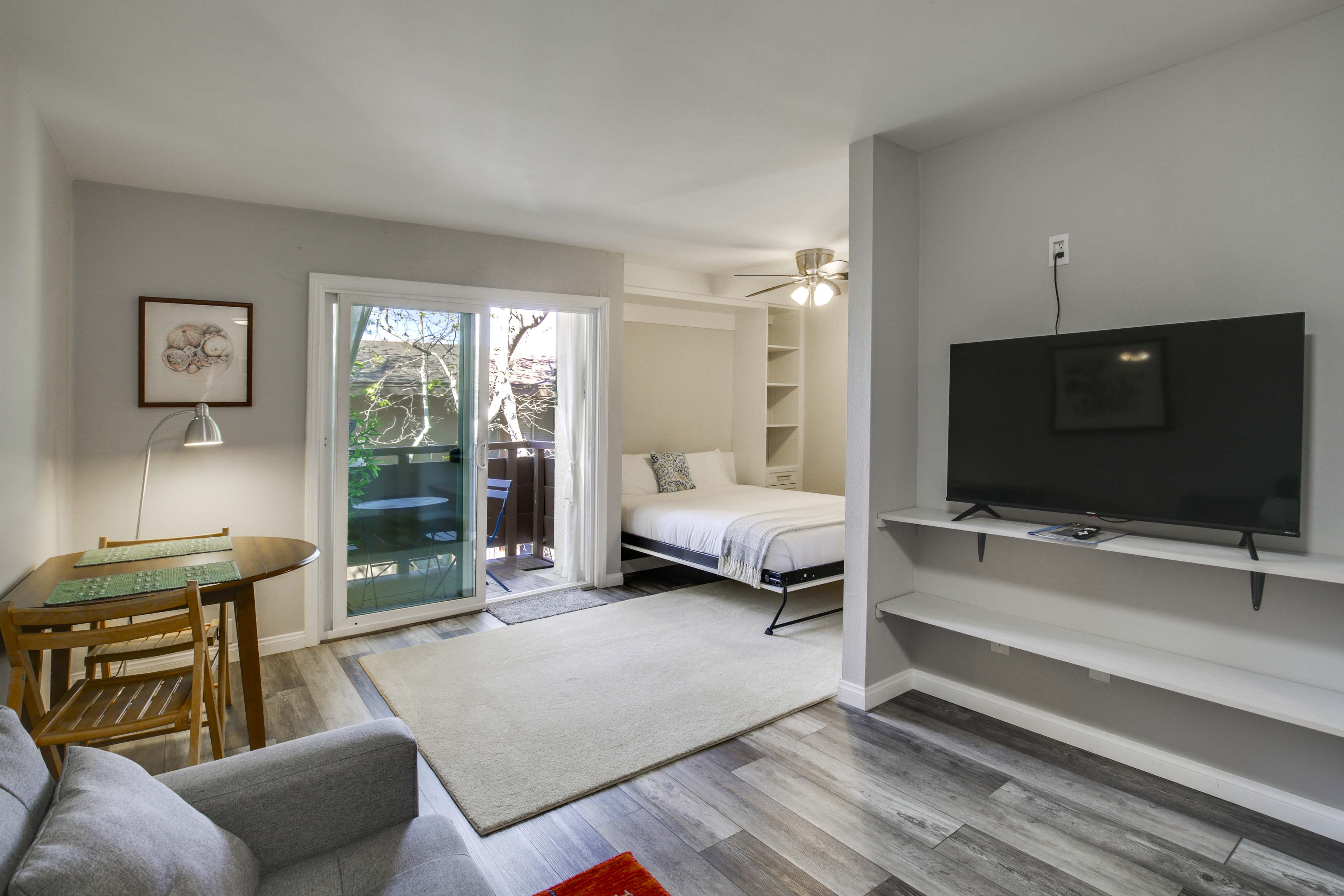 San Diego Studio w/ Pool Access, 2 Mi to Old Town! - 574899 - Photo 4