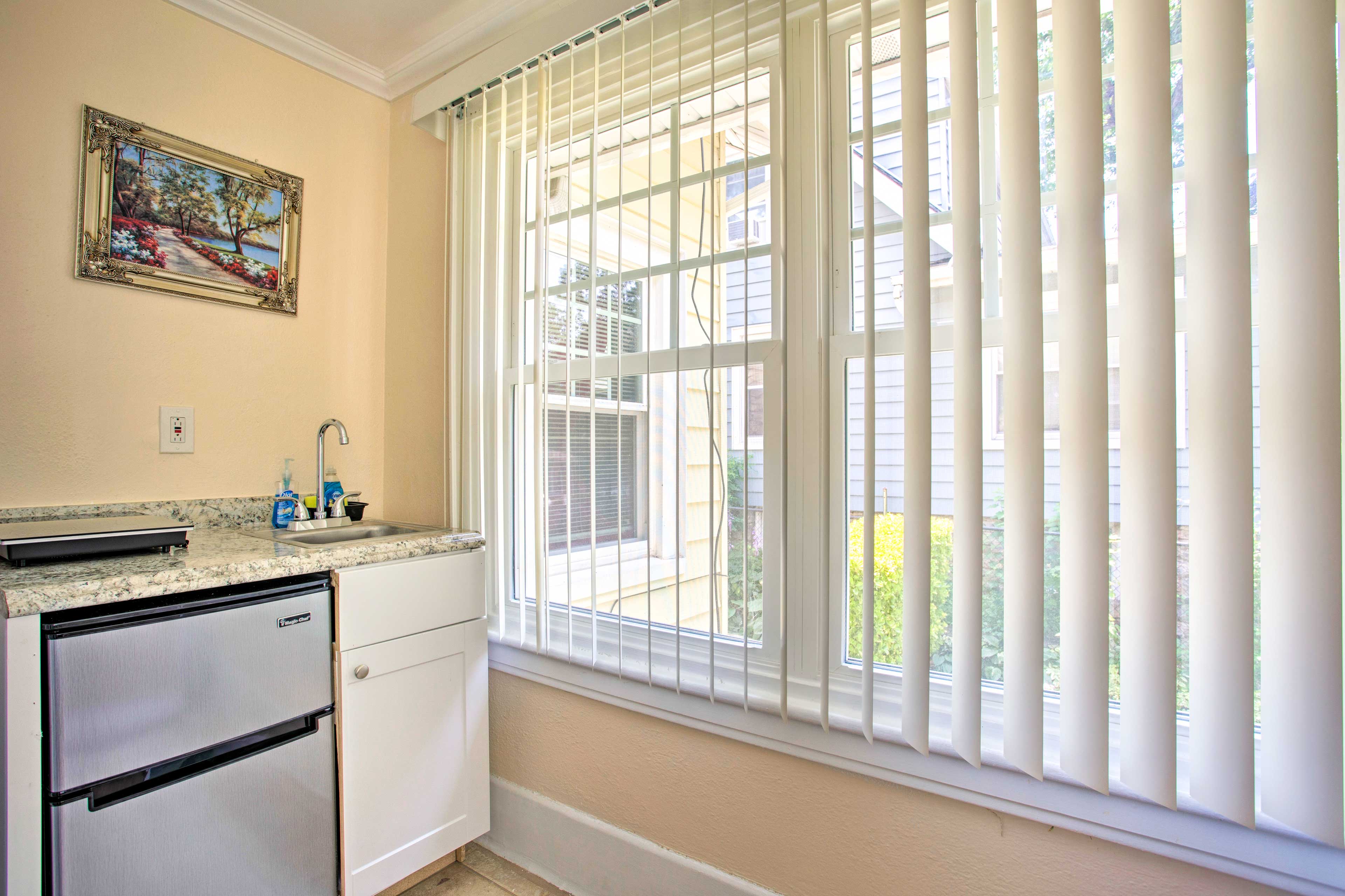 Charming Yonkers Retreat - 10 Mi to Central Park! - 452864 - Photo 10