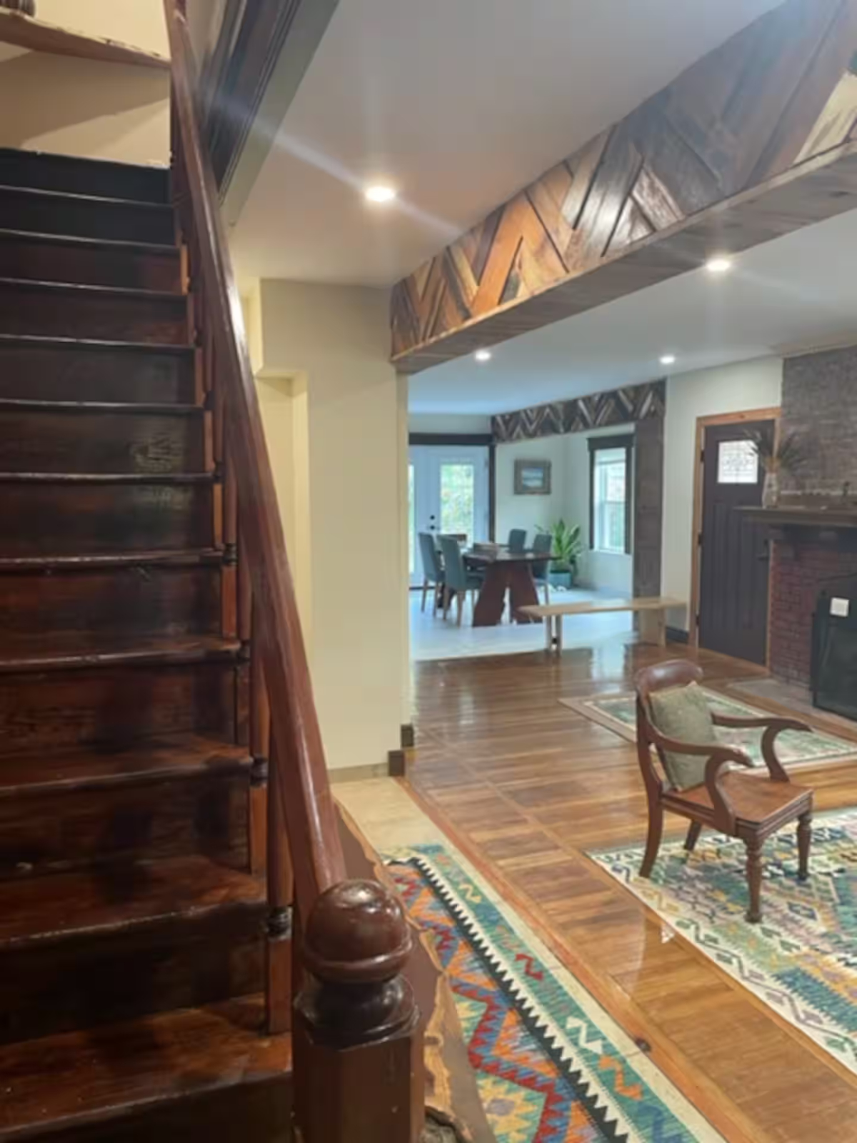 Spacious & Elegant 1900 Duplex | 3-Bedrooms 2-Bathrooms | Custom Woodwork | Old Town Kingston - Photo 6