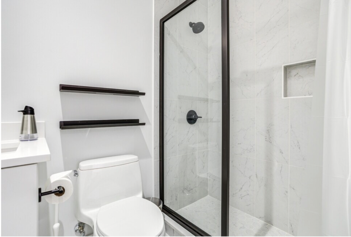 ONE MONTH FREE Live in the heart of it all: 2106-2108 Vermont Ave NW - Photo 4