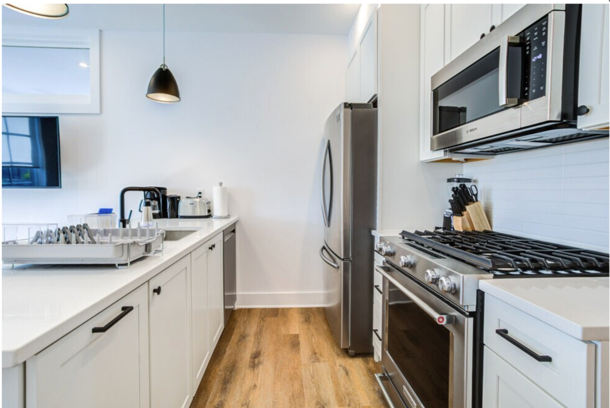 ONE MONTH FREE Live in the heart of it all: 2106-2108 Vermont Ave NW - Photo 7