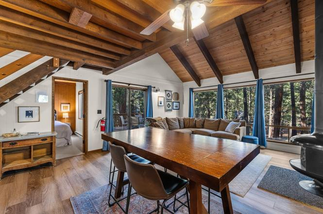 Black Butte Ranch 2Bed + Loft Gem - Photo 4