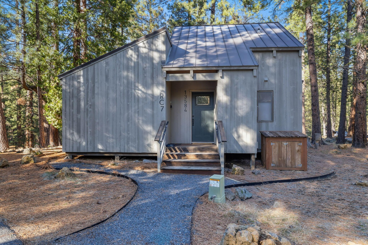 Black Butte Ranch 2Bed + Loft Gem - Photo 2