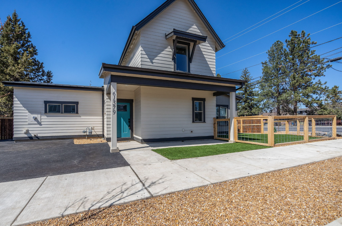 Modern Home with Hot Tub, Game Room & 2 King Suites - Photo 2