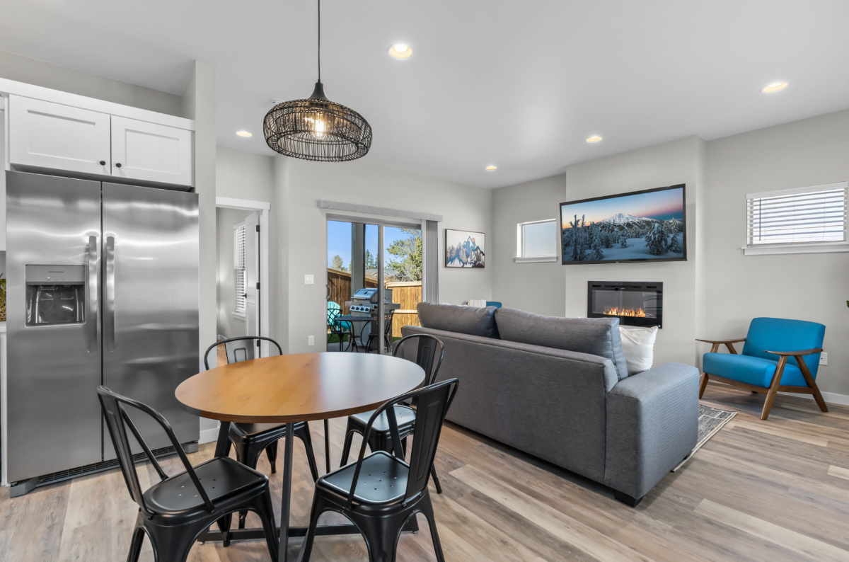 Modern Home with Hot Tub, Game Room & 2 King Suites - Photo 4