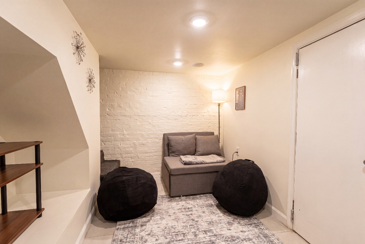 Charming Furnished DC Townhouse Near H Street & Capitol Hill - Photo 8