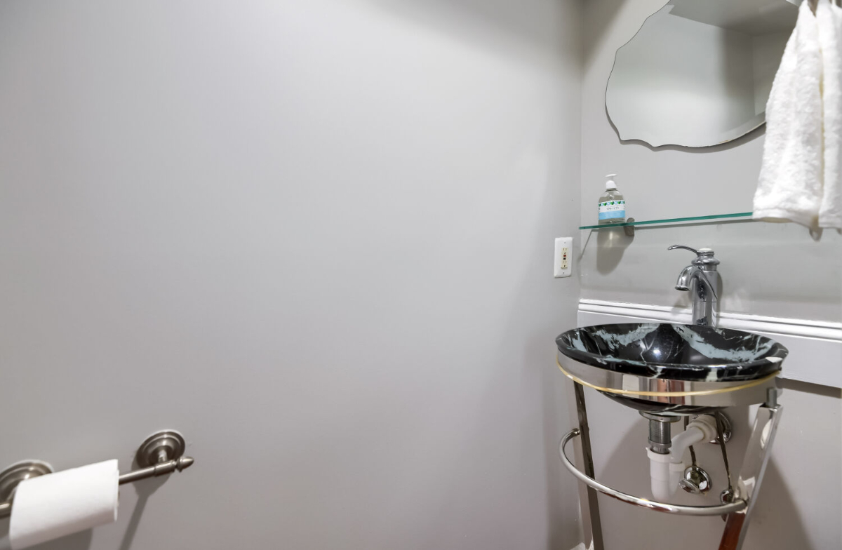 Room for Rent | $1215 | 1809 E Pratt St | Furnished Bedroom in Upper Fells Point - Photo 6