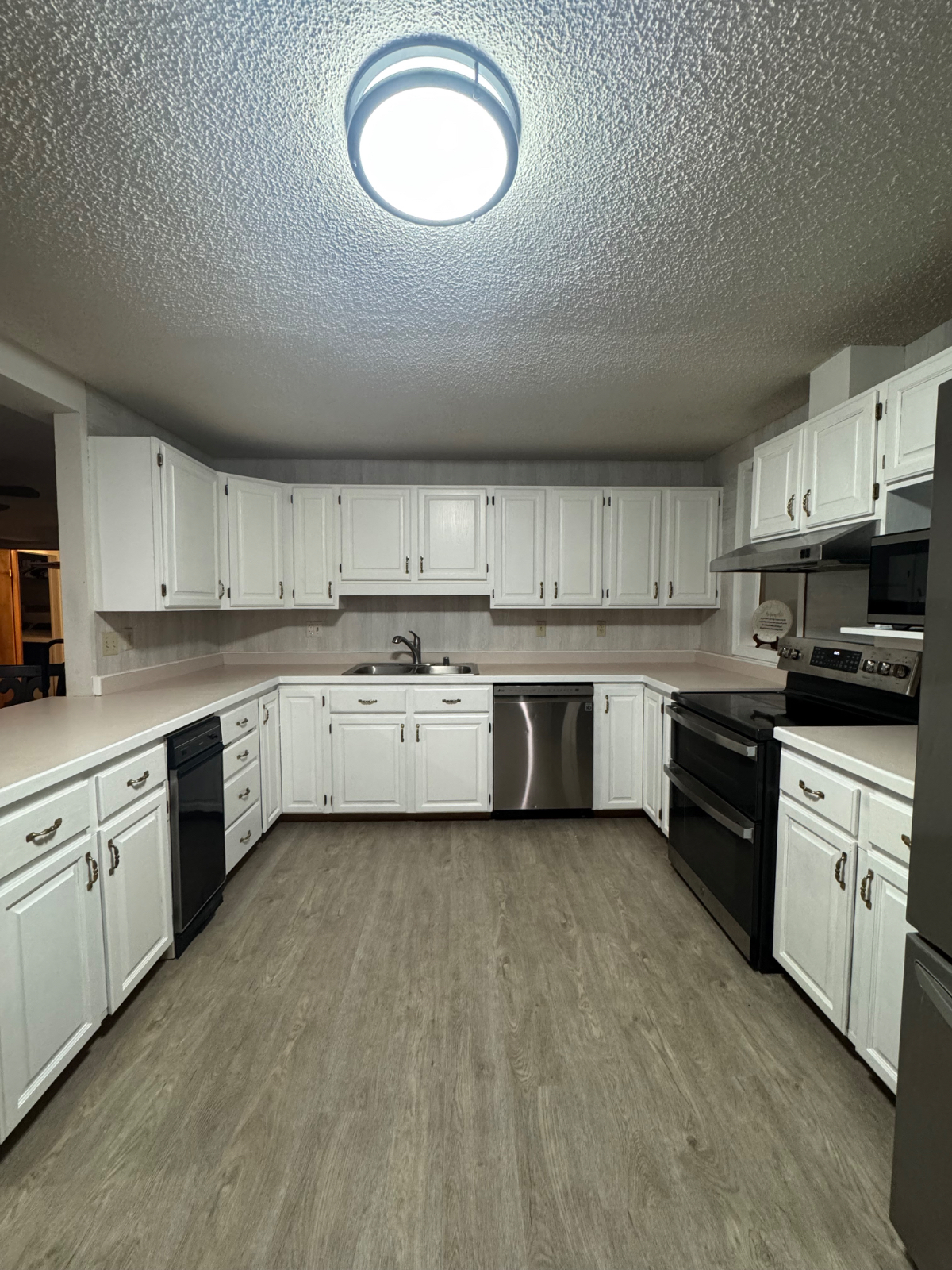 Spacious South Anchorage Retreat | Fully Furnished | Near Shopping, Trails & More - Photo 9