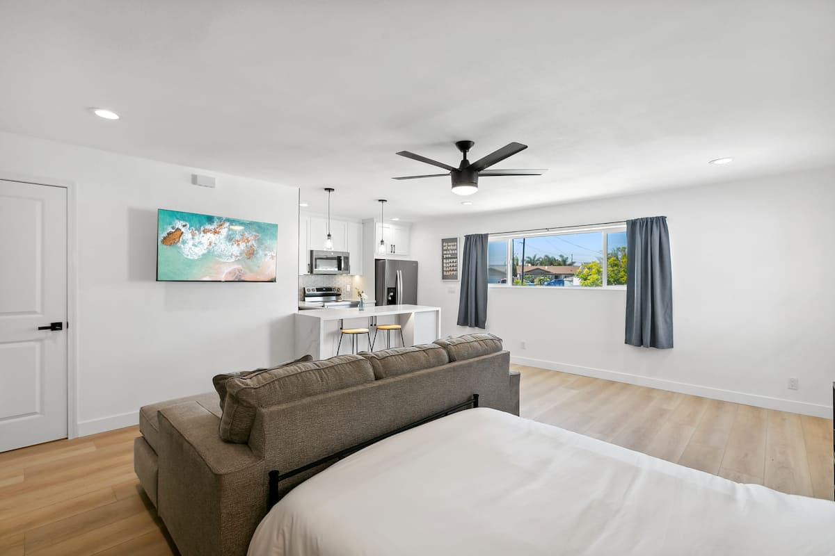Luxury Apartment in SD ~7 min from the beach! - Photo 3