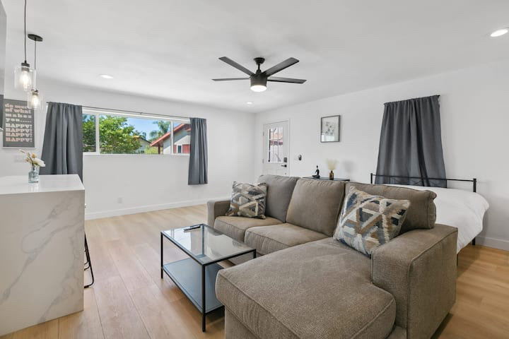 Luxury Apartment in SD ~7 min from the beach! - Photo 1
