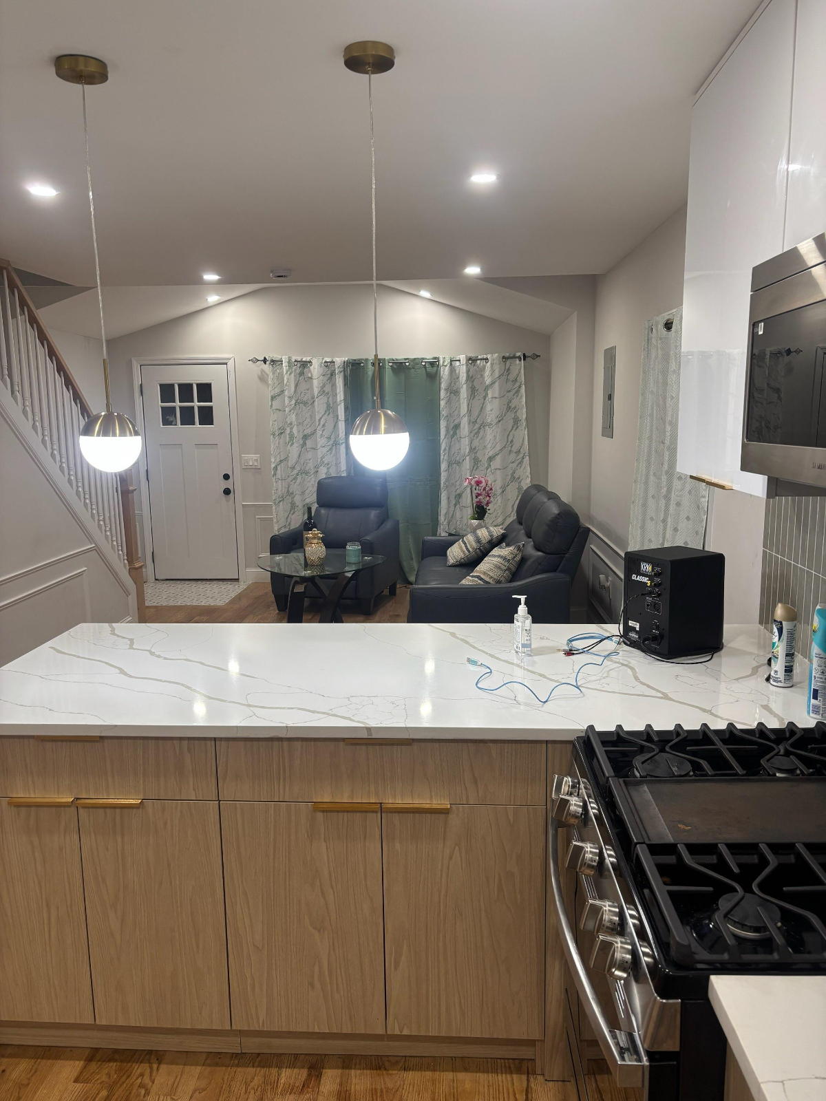King Bedroom With Private Bath Near Brookdale Hospital, L Train And JFK Airport - Photo 5