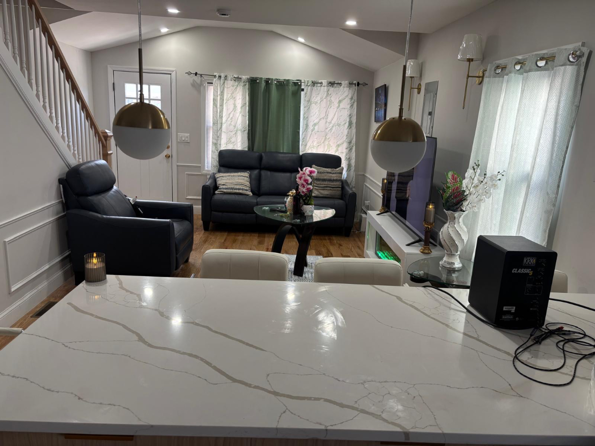 King Bedroom With Private Bath Near Brookdale Hospital, L Train And JFK Airport - Photo 7