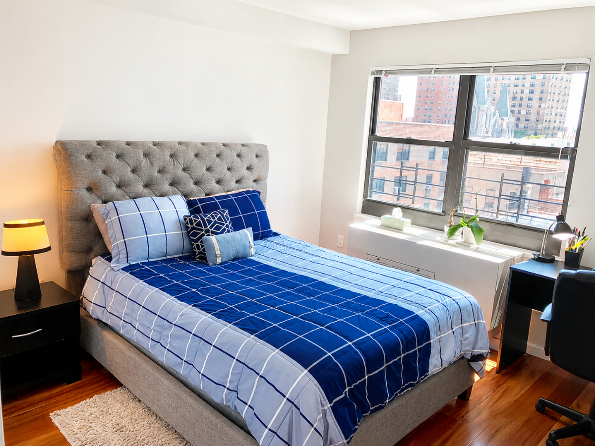 Spacious Furnished Junior 1BR in Manhattan | All Utilities Included | Gym + Elevator - Photo 3