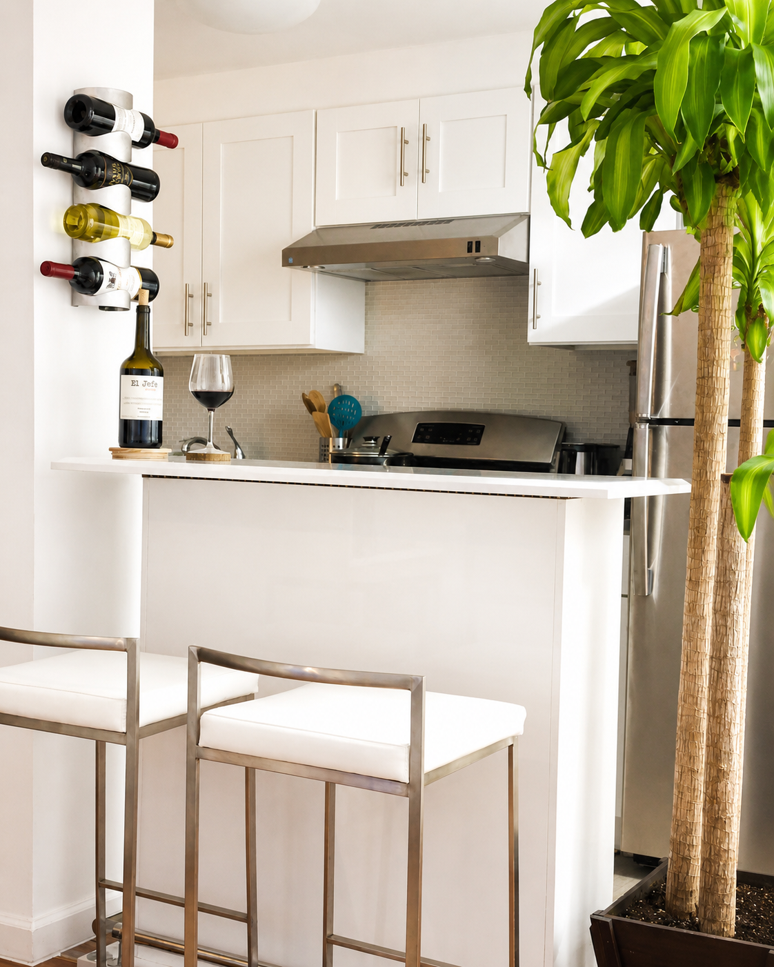 Spacious Furnished Junior 1BR in Manhattan | All Utilities Included | Gym + Elevator - Photo 6