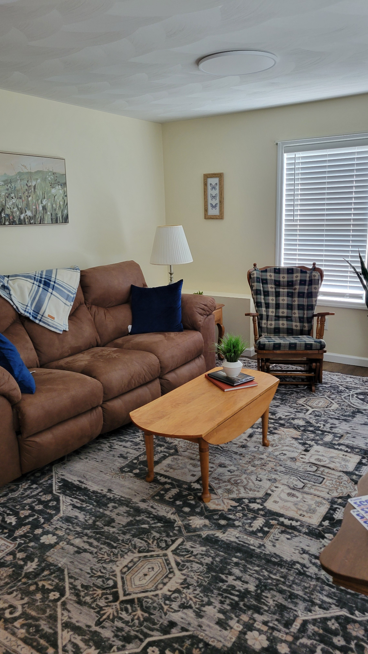 Newly updated, spacious 1 bedroom apartment - Photo 2