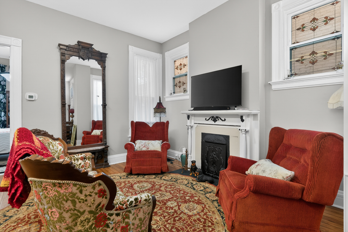 Historic Charm with modern Updates - Photo 9