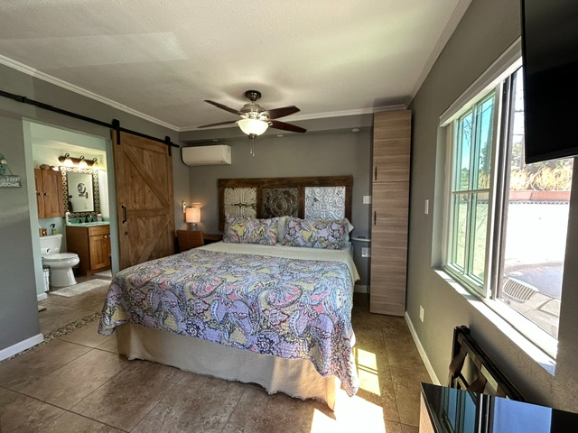 Walk to Bay,Private Pacific Beach Studio w/ KING bed - Photo 6